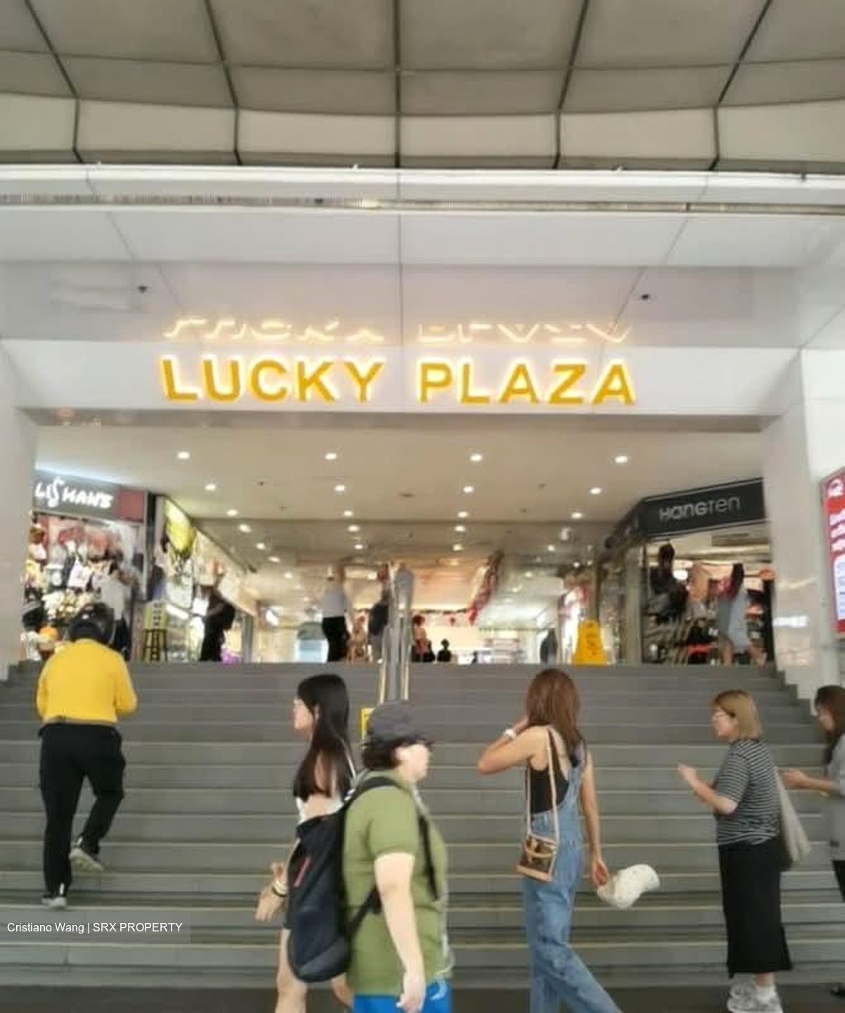 Lucky Plaza (D9), Retail #583279731